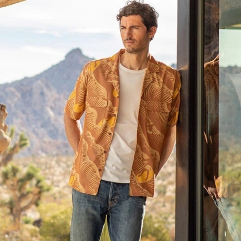 Outerknown Backyard Shirt Tan‎ Surf Print Men's Medium NWT